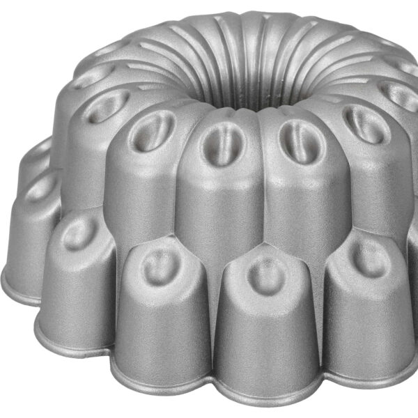 MasterClass Cast Aluminium Decorative Cake Pan Button 24.5cm9"