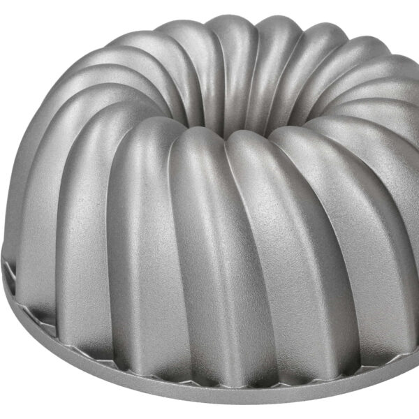 MasterClass Cast Aluminium Decorative Cake Pan Swirl 24cm9"
